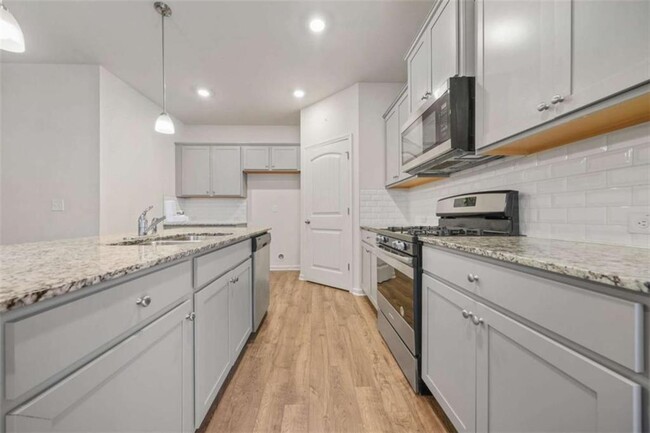 Building Photo - 826 Bentley Dr
