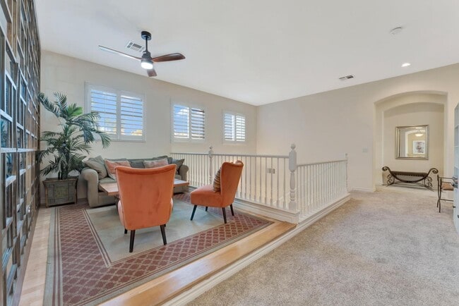 Building Photo - Queensridge Beauty - 5 bedroom on a 1/4+ acre lot