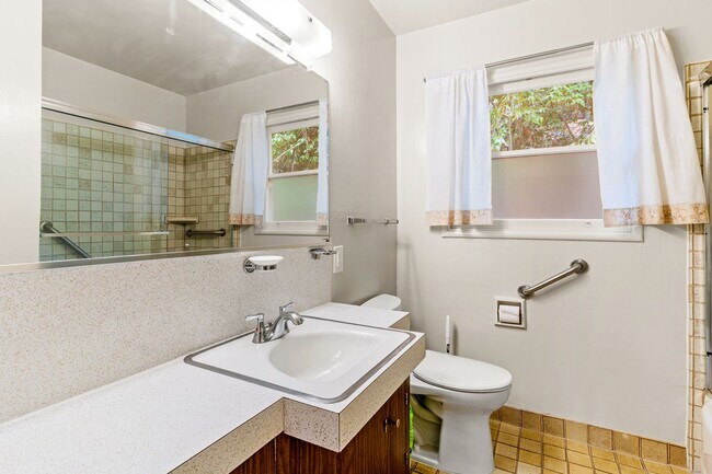 Building Photo - 6857 Armour Dr