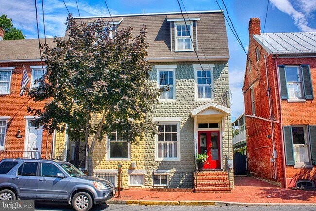 Building Photo - 217 E Church St