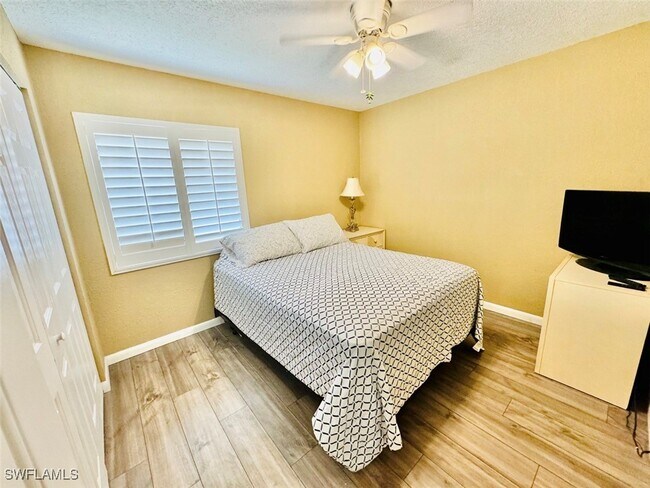 Building Photo - 4631 Bayshore Dr