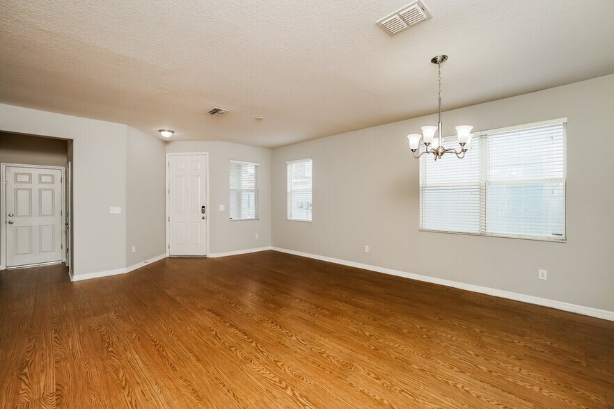 Building Photo - 9535 Maxson Dr