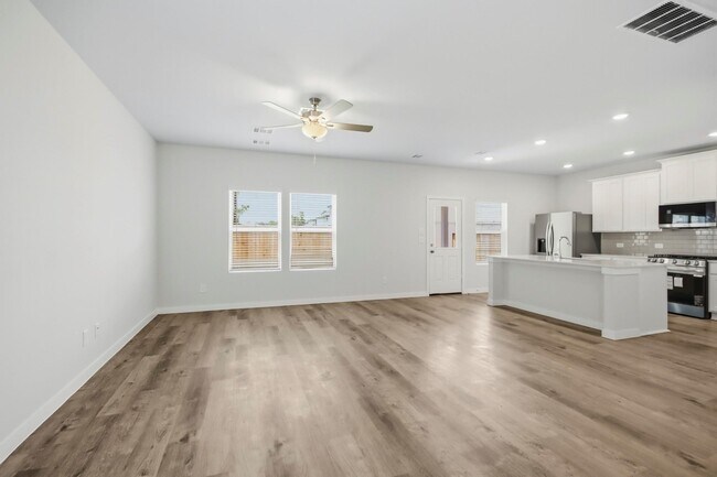 Building Photo - 8018 Heroes Hall Dr