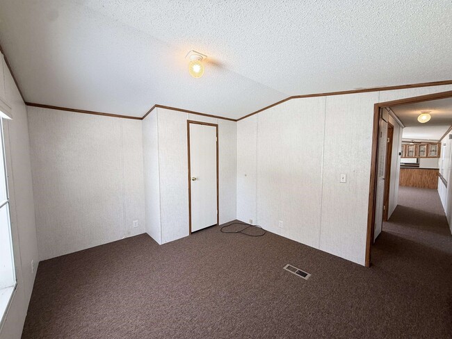 Building Photo - 531 Daniel Webster Hwy