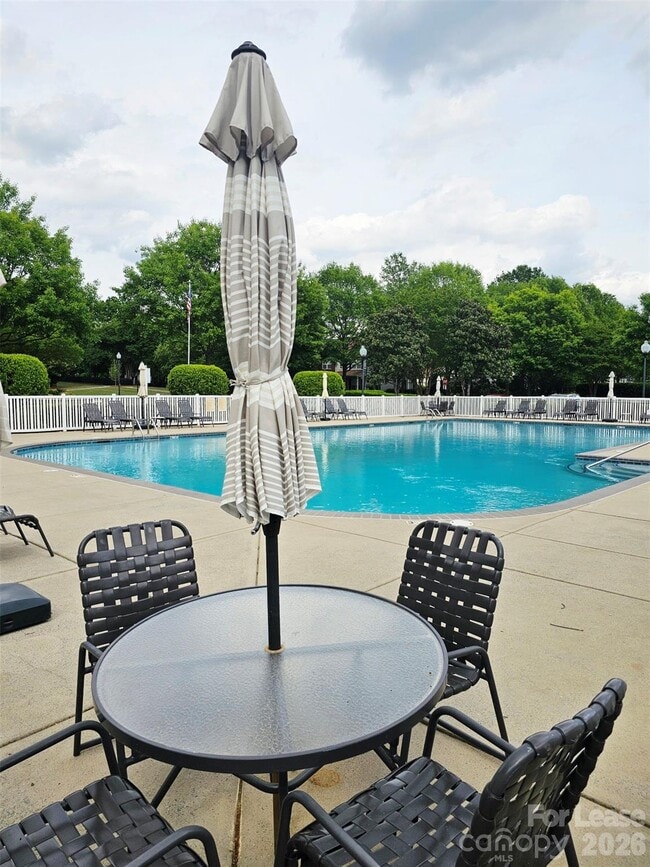 Building Photo - 10609 Fuller Ridge Cir