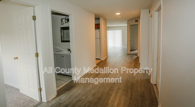 Building Photo - 2511 Hightower Ave S