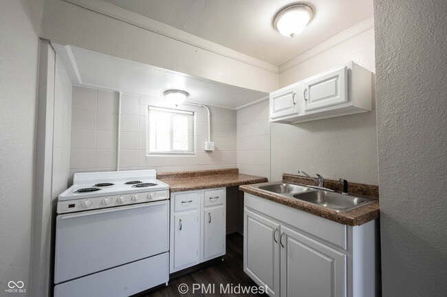 Building Photo - 2142 W US Hwy 40