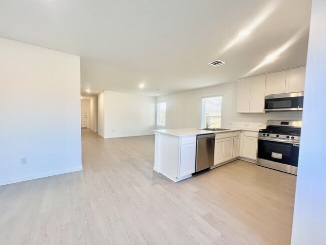 Building Photo - 31508 Casamari Dr