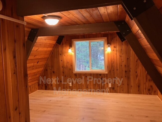 Building Photo - 216 Lake Blaine Dr