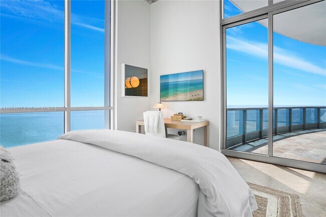 Building Photo - 5959 Collins Ave