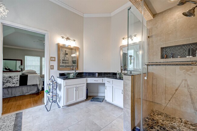 Building Photo - 14 Bradford Cir