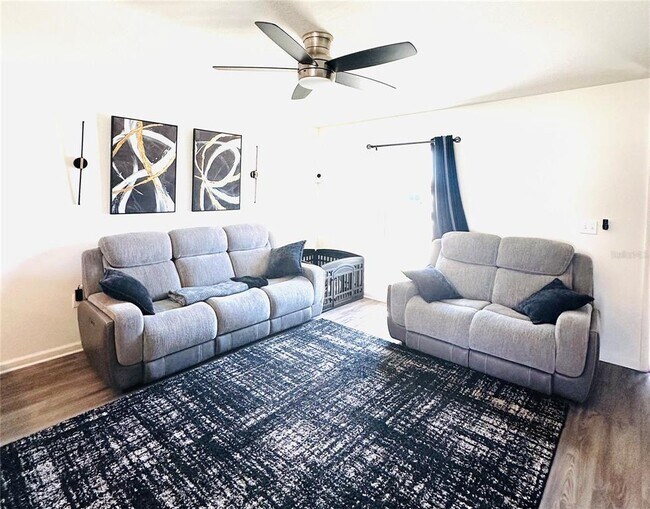 Building Photo - 1053 Ambleside Dr