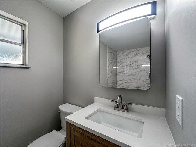 Building Photo - 315 SE Norfolk Blvd