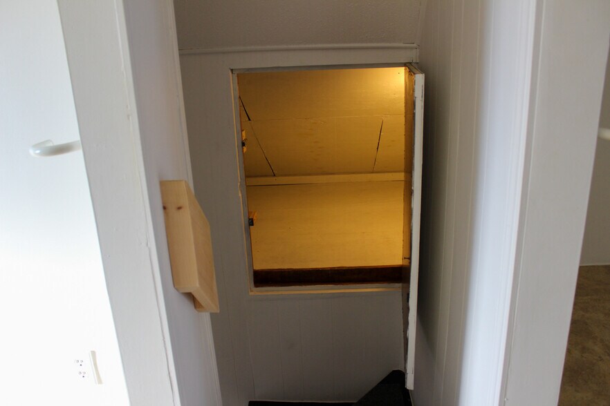 Eaves Storage - 6 Ryan Ave