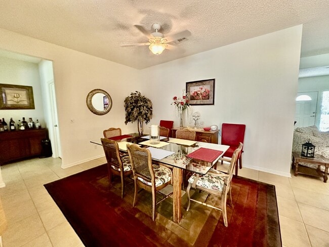 Building Photo - Large Beautifully Furnished Home in Sun City!