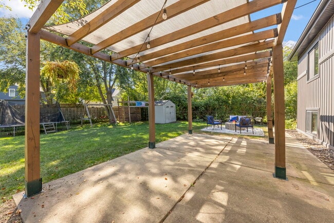 Building Photo - 1416 Sunnybrook Dr