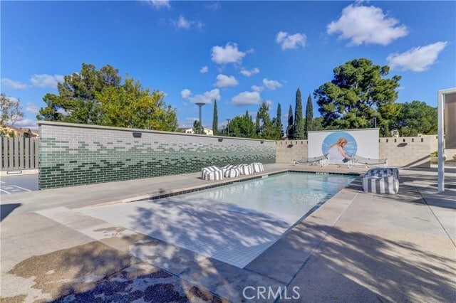 Building Photo - 130 Spectacle