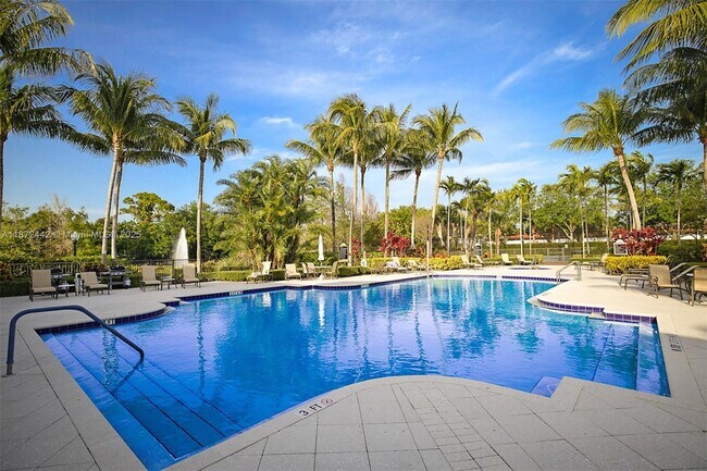 Building Photo - 4905 Midtown Ln