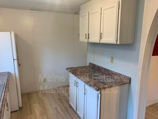 Building Photo - 3 Sweet Fern Dr