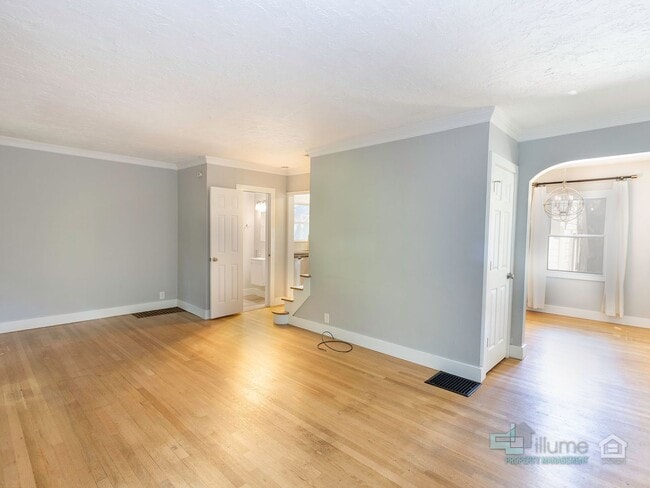 Building Photo - 3 Bedroom... Sweet Story-Book Mid-Century ...