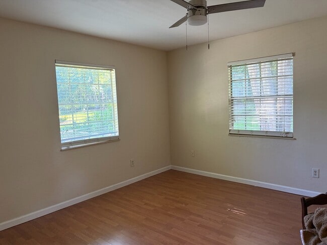Building Photo - 1301 Bonnie Dr