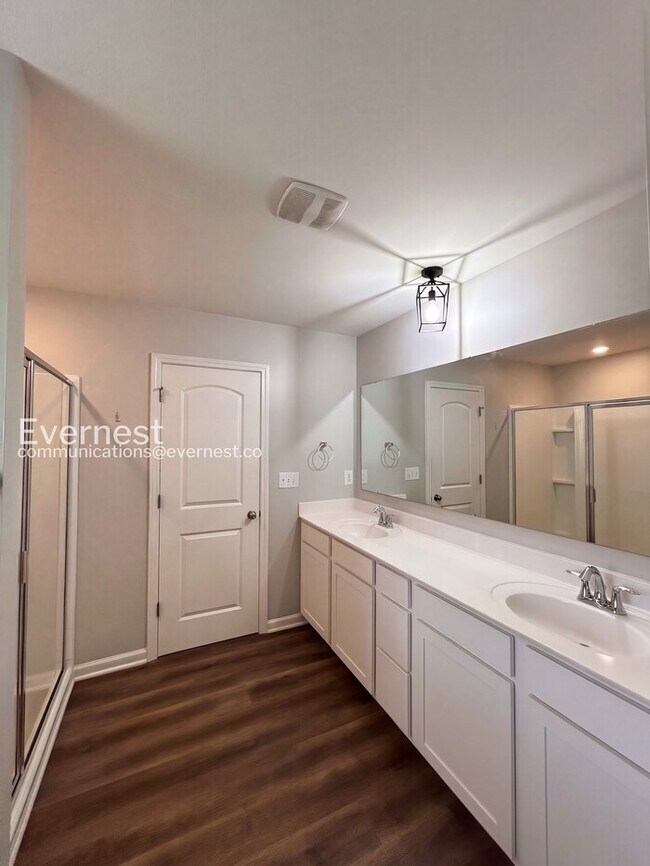 Building Photo - 1326 Bryson Ln