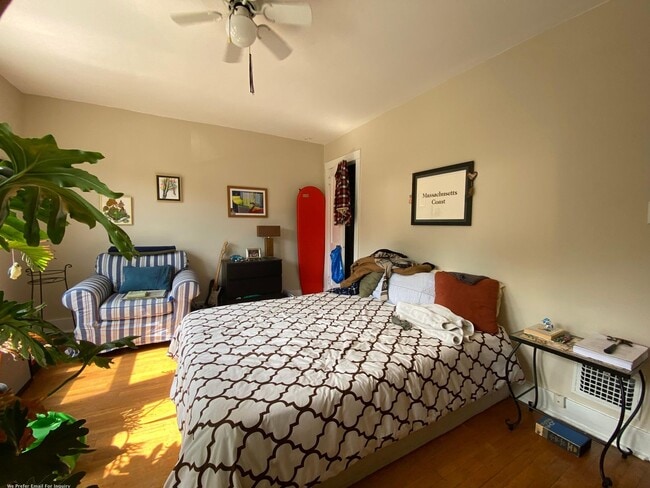 Building Photo - Beautiful Highland Park townhome