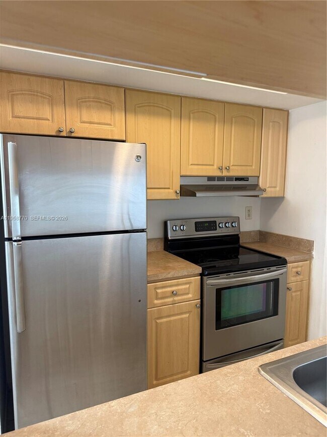 Building Photo - 8205 SW 152nd Ave