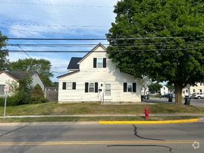 Building Photo - 336 N Center St