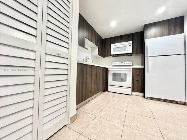 Primary Photo - 2055 SW 122nd Ave
