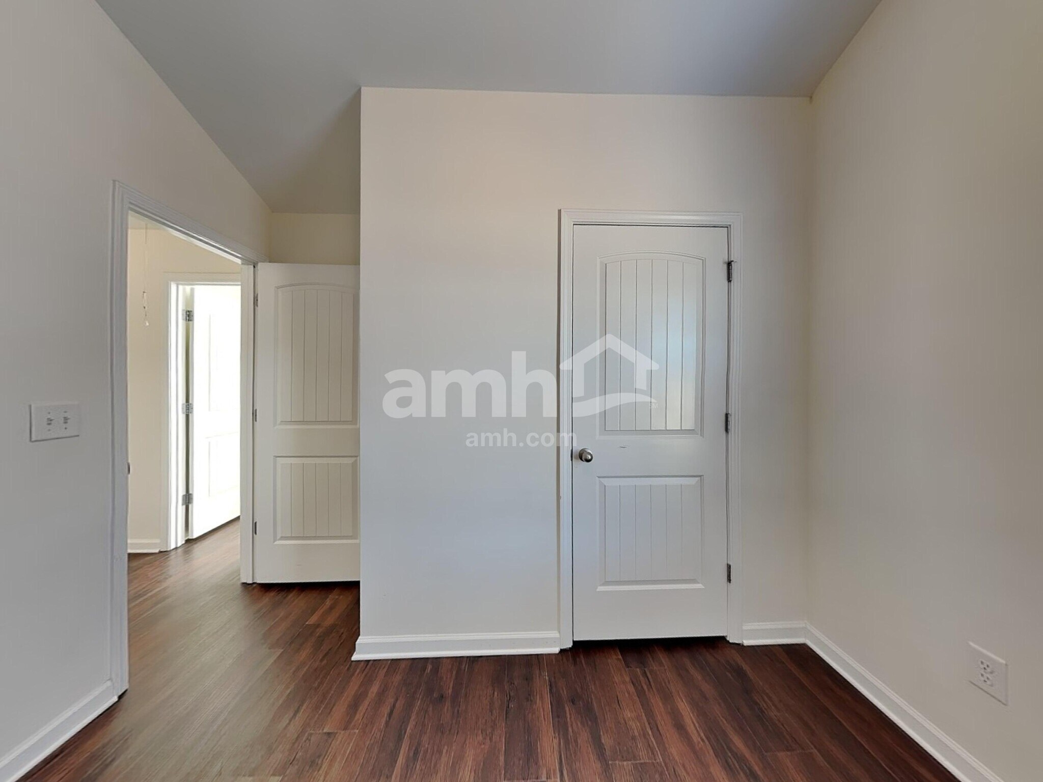 Building Photo - 147 Biscayne Terrace