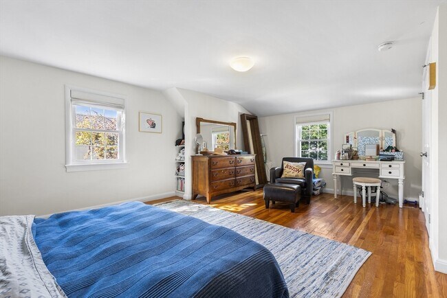 Building Photo - 142 Franklin St