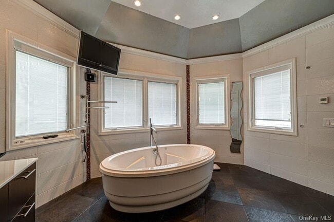 Building Photo - 37 Crescent Cove Cir