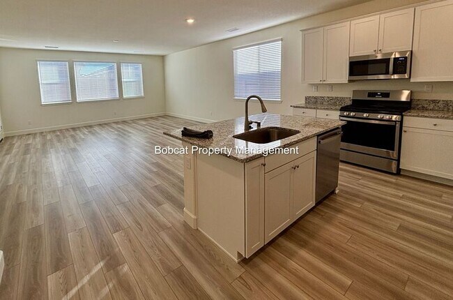 Building Photo - 925 Nelle Dr