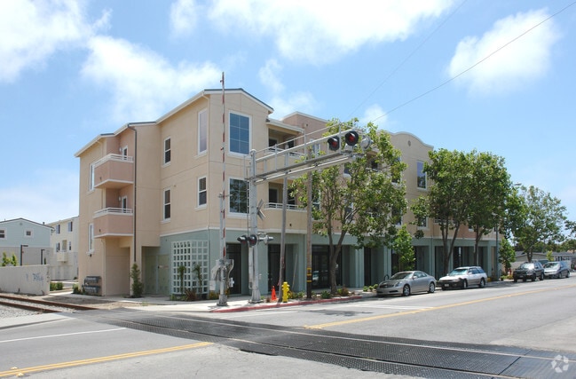Building Photo - Capitola Beach Villas