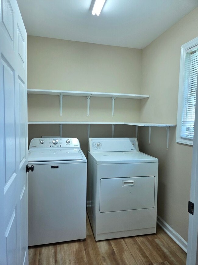 Building Photo - 2 bedroom in Sherills Ford