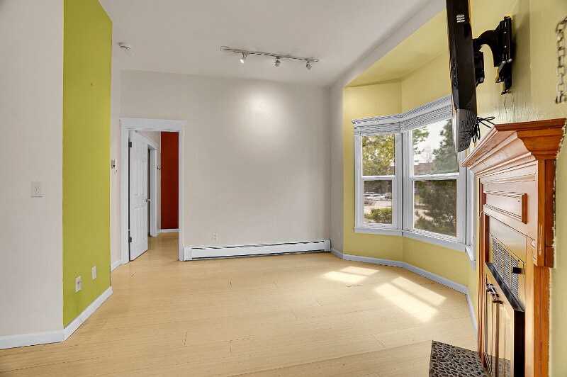 Building Photo - 2205 Arapahoe Ave