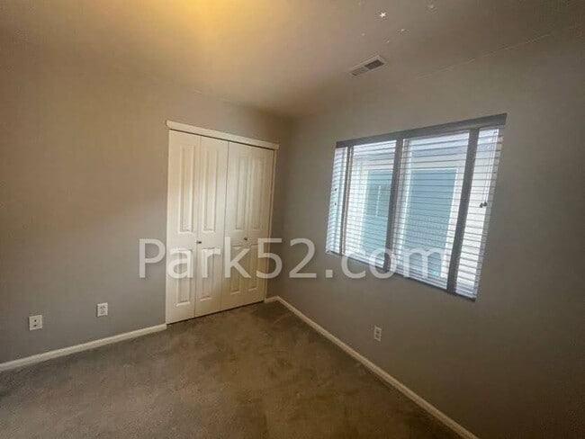 Building Photo - Beautiful 4 Bedroom 3 Bath In The Saddle Creek Community In Fife!