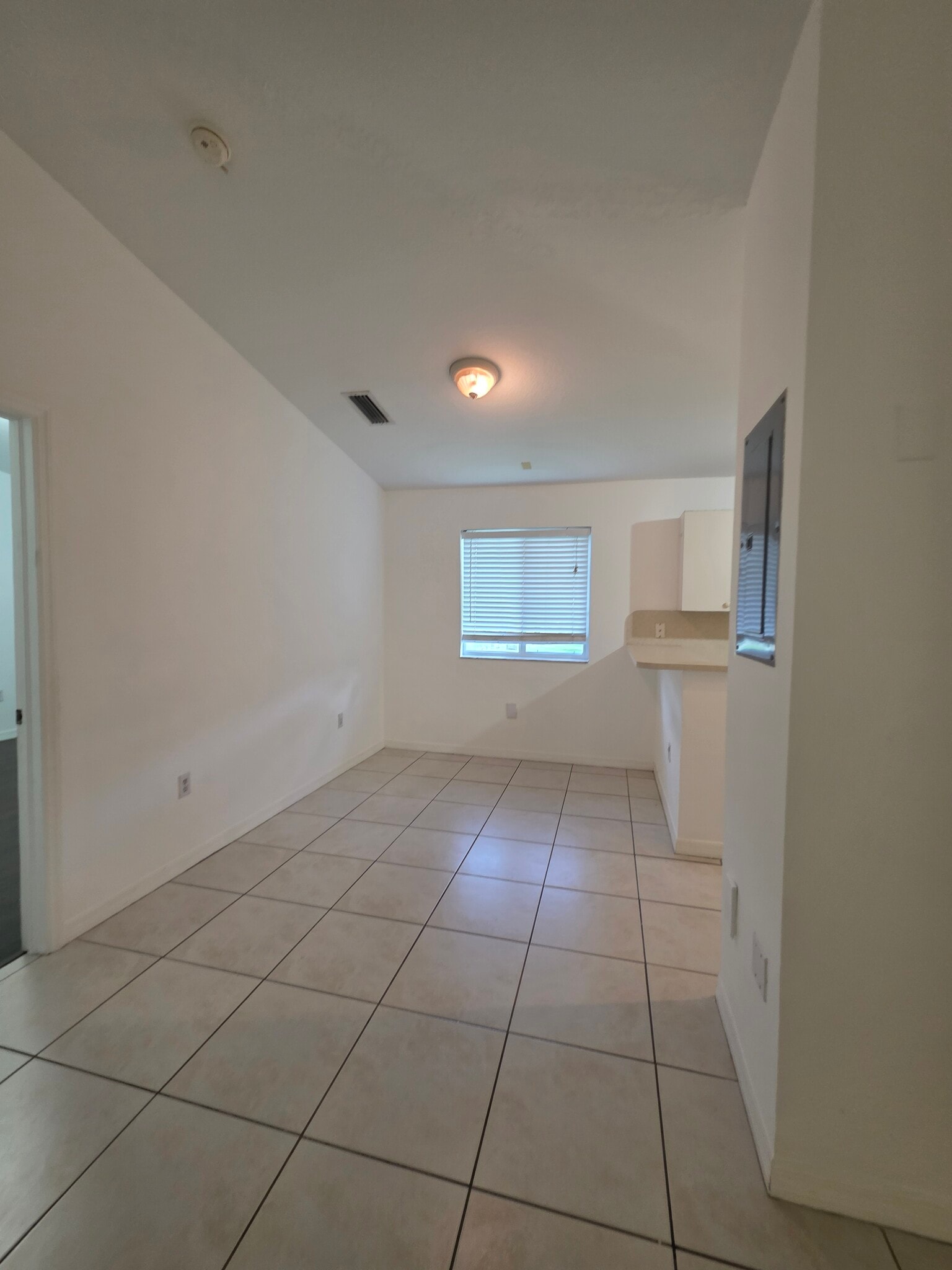 dining room - 3398 NE 9th Dr