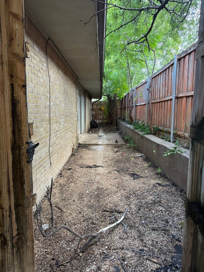 Building Photo - 13532 Red Fern Ln
