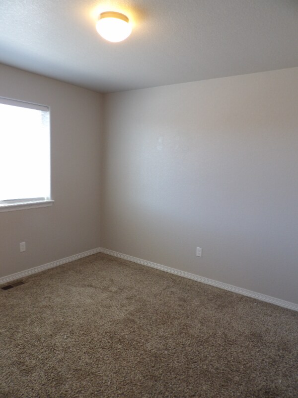 Building Photo - 13534 Park Gate Dr