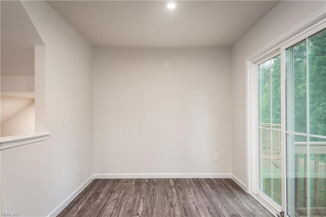 Building Photo - 701 Lakeview Cove