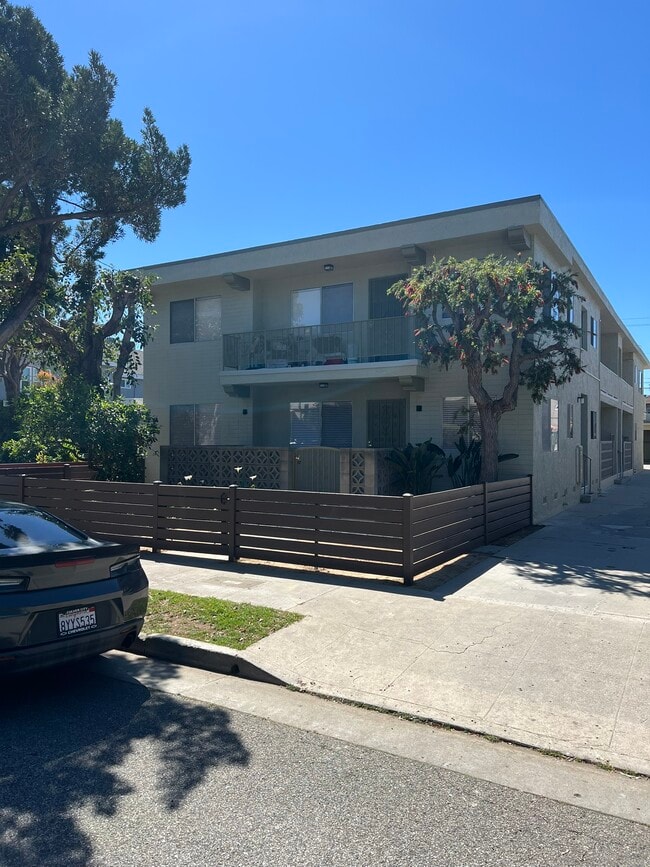 Building Photo - 2336 34th St