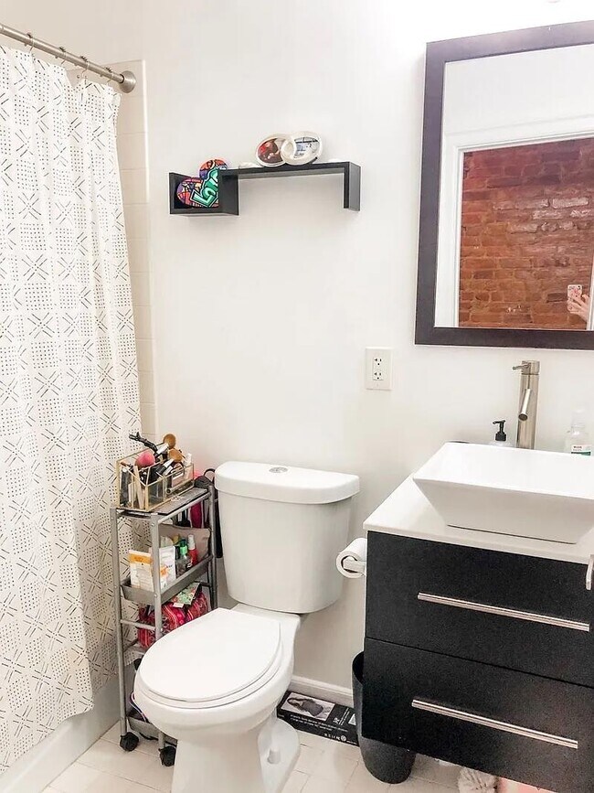 Building Photo - 380 6th Ave