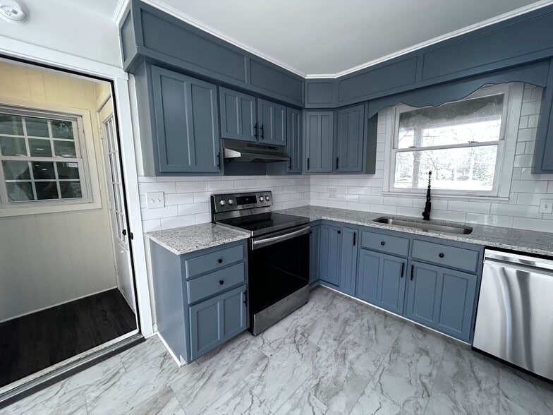 Building Photo - 3700 Cairnbrook Ct