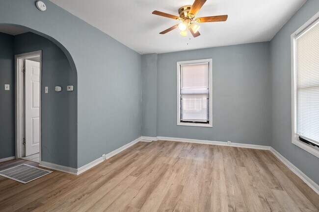 Building Photo - Dutchtown 2 bed 1 bath Single-Family for R...