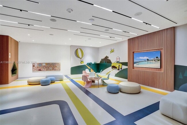 Building Photo - 300 Biscayne Blvd Way