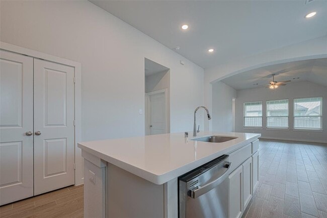 Building Photo - 8010 Whisper Grove Dr