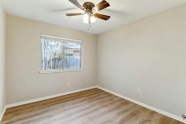 Building Photo - 5905 Shanghai Pierce Rd