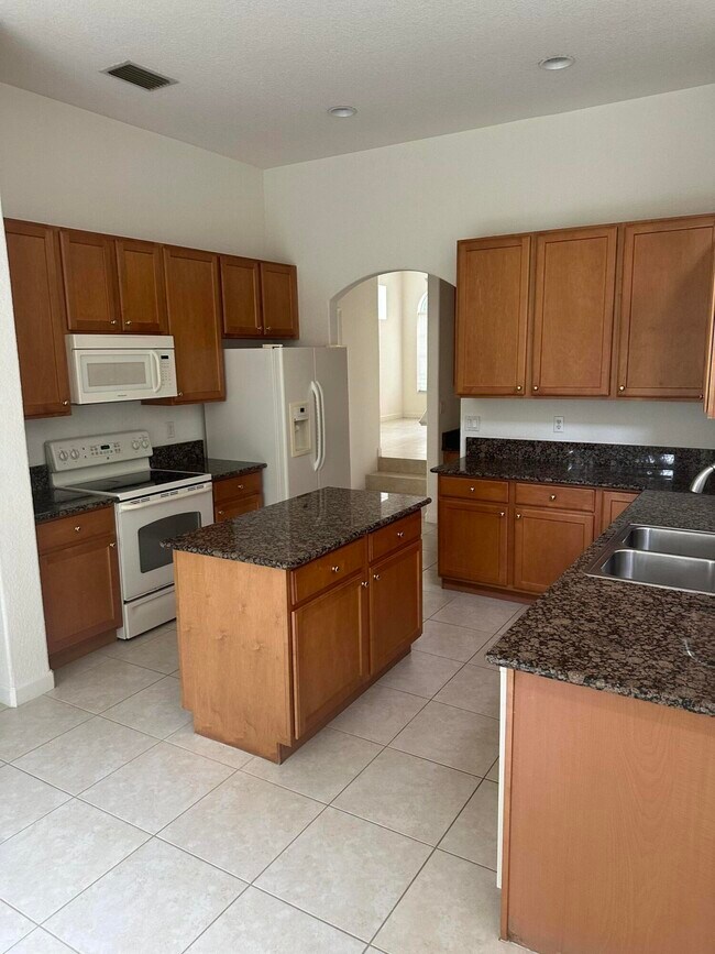 Building Photo - 8120 Bautista Way